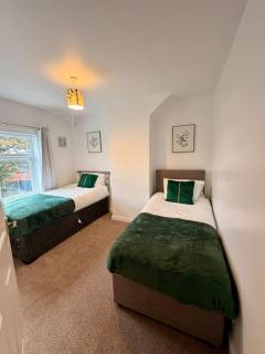 Juniper - A Peaceful Three-Bedroom Retreat - 5