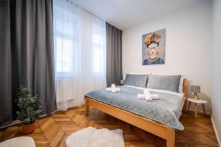 Old Town Design Apartment for 5 - Balcony & AC - 8