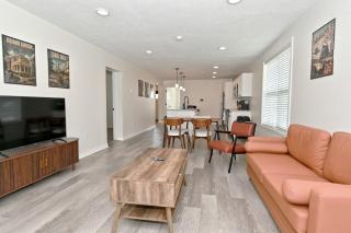 3 King Beds Family & Pet Friendly 5 Min to Dwntwn - 0