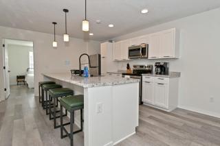 3 King Beds Family & Pet Friendly 5 Min to Dwntwn - 7