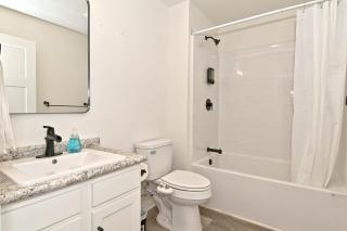 3 King Beds Family & Pet Friendly 5 Min to Dwntwn - 1