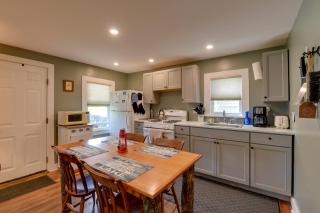 Lakefront Property with Beautiful Sunrises - 6