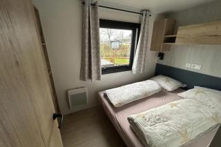 Modern chalet voor 4 personen met airco en veranda in Renesse - 7