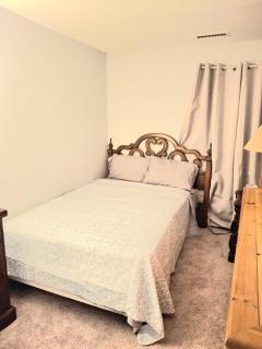 Lovely Windsor Townhome - 5