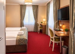 Hotel Villa Erlen by UniqStay - 8