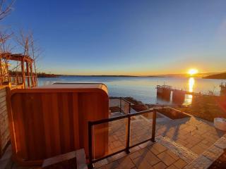 Oceanfront Getaway with Luxury Sauna and Paddleboards - 9