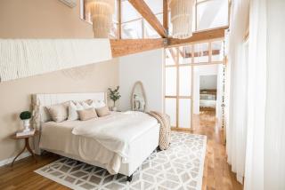 Light filled zen 3BR Penthouse - 7 min to Westport - 9