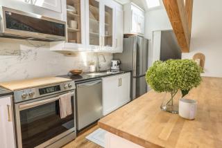 Light filled zen 3BR Penthouse - 7 min to Westport - 5