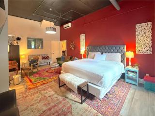 Eureka on Main Velvet Suite 102 - 0