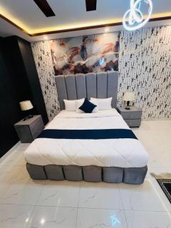 Royal Executive Suites - 1