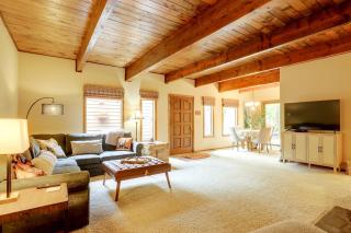 Hike, Ski & Soak! Mt. Hood Getaway w/ Hot Tub - 4