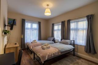 Newnham Twin Room TV Kitchenette Shared Bath 20 mins walk to Cambridge Centre - 0