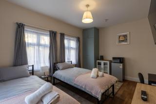 Newnham Twin Room TV Kitchenette Shared Bath 20 mins walk to Cambridge Centre - 9