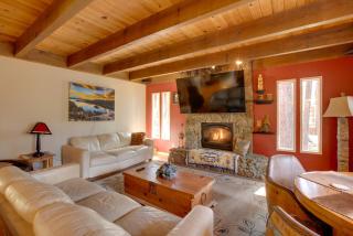 Near Heavenly & Lake Tahoe! Mountain Home, Hot Tub - 9