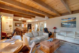Near Heavenly & Lake Tahoe! Mountain Home, Hot Tub - 4