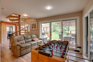 Near Heavenly & Lake Tahoe! Mountain Home, Hot Tub - 1