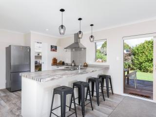 Modern Beach Break - Waihi Beach Holiday Home - 8