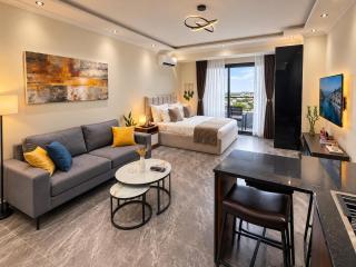 8th-Floor Studio with Rooftop Pool in Cantonments - 0