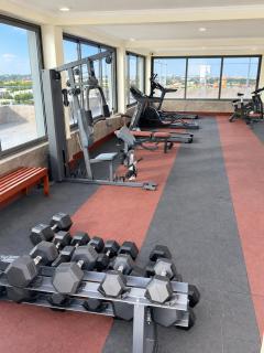 8th-Floor Studio with Rooftop Pool in Cantonments - 5