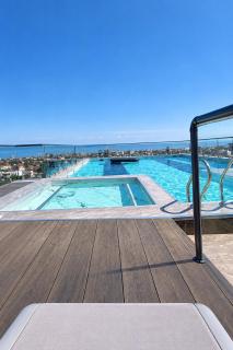 8th-Floor Studio with Rooftop Pool in Cantonments - 4