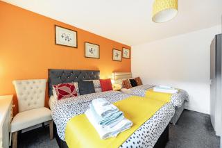 Contractor House, Sleeps 10 Parking & EV Charge, 30 days 10 percent off - 5