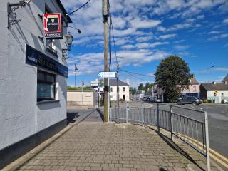 Corner House Accommodation - Seven Bedroom House - 1