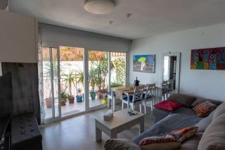 Spectacular Beach Apartment with a Pool - 3