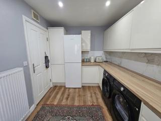 House in West Yorkshire - Sleeps 10 - 2