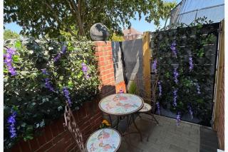 1-Bed - Sleeps 4 - Parking - Pet Friendly - 7