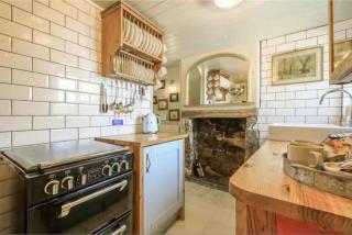 Cottage Sleeps 6 with Sea View and Patio - 0