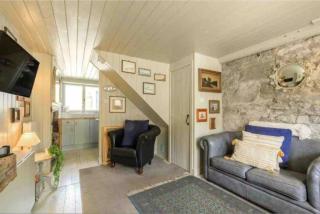 Cottage Sleeps 6 with Sea View and Patio - 7