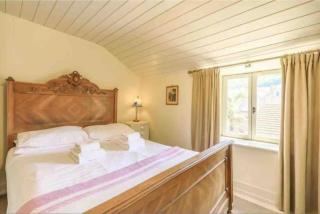 Cottage Sleeps 6 with Sea View and Patio - 5
