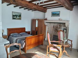 Maison studio village médiéval - 9