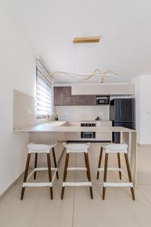Stylishly designed 4BDR BY MadrigalRentals - 8