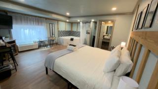 Blue Jay Lodge - 9