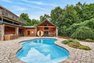 Private Cabin Retreat-Seasinal Heated PoolHot TubTiki Barsauna - 2
