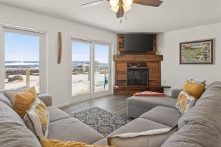 Wine Trail Retreat Lake Views Fire Pit 12 - 4