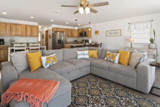Wine Trail Retreat Lake Views Fire Pit 12 - 3