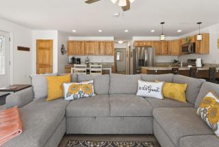 Wine Trail Retreat Lake Views Fire Pit 12 - 2