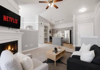 Premium 1BR Apartment. Free Parking and Fitness Center - 9