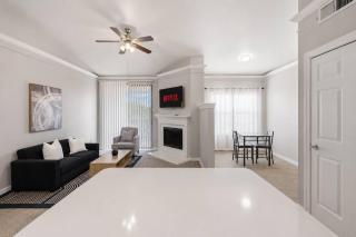 Premium 1BR Apartment. Free Parking and Fitness Center - 6