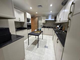3-story chalet, fully furnished, 5 master bedrooms, large living room, swimming pool - 1