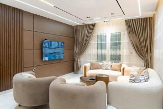 Spacious 3 Bedroom Apartment Near City Stars Mall شقة واسعة من 3 غرف نوم بالقرب من سيتي ستارز مول - 0