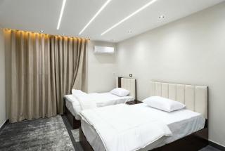 Spacious 3 Bedroom Apartment Near City Stars Mall شقة واسعة من 3 غرف نوم بالقرب من سيتي ستارز مول - 5