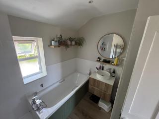 Bishopston Family Home | 3 Beds & Parking - 6