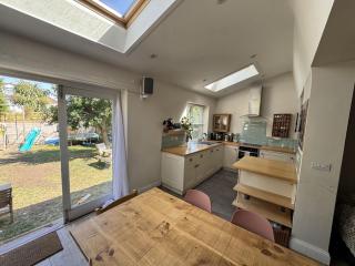 Bishopston Family Home | 3 Beds & Parking - 5