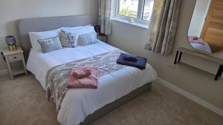 Light Filled 3 Bedroom House on The Barbican - 4