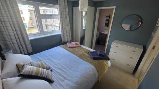 Light Filled 3 Bedroom House on The Barbican - 1