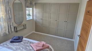 Light Filled 3 Bedroom House on The Barbican - 2