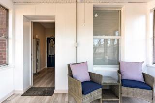 Pretty Blue Bungalow - 6